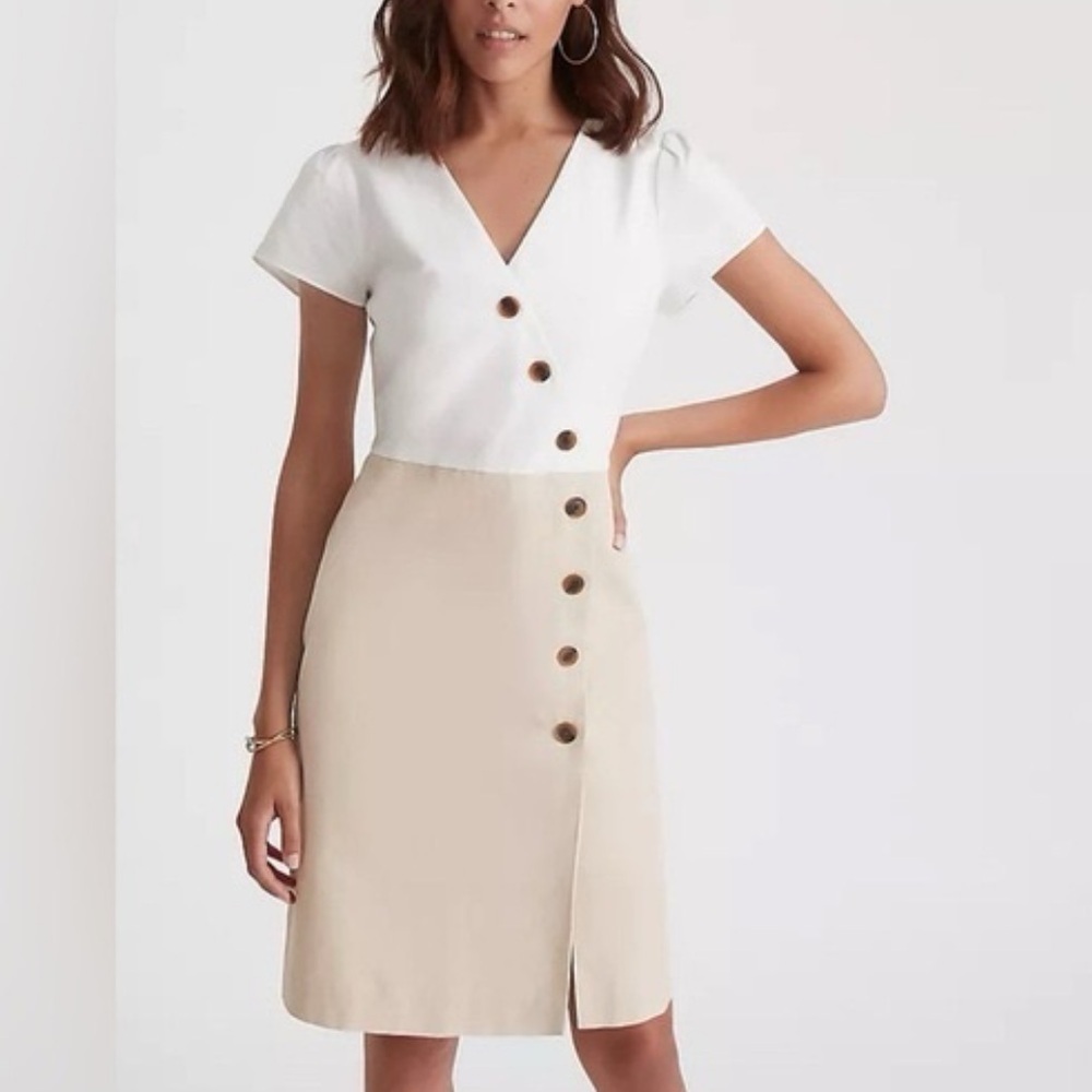 Ann Taylor linen and cotton button trim v neck sheath dress